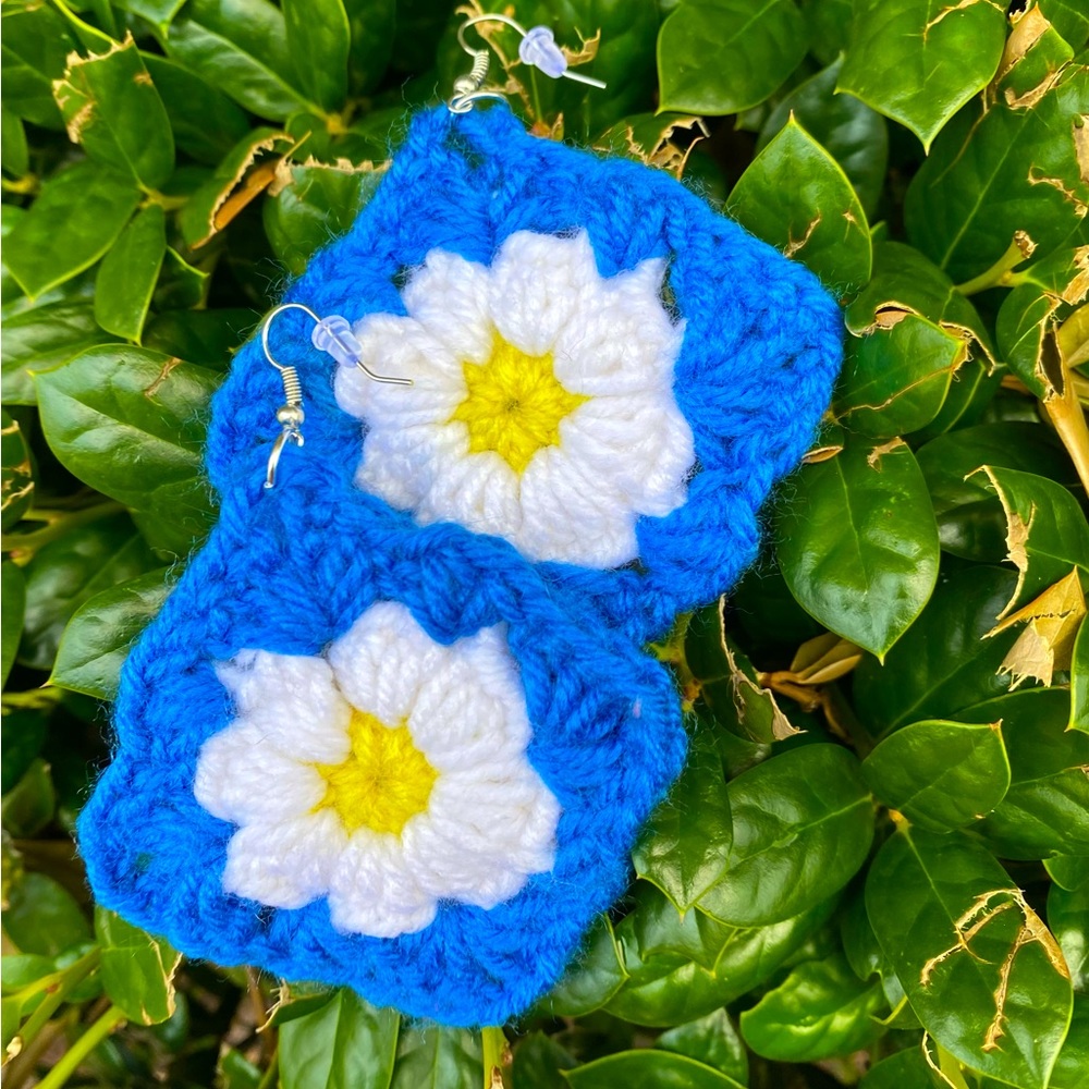Ms.Daisy earrings